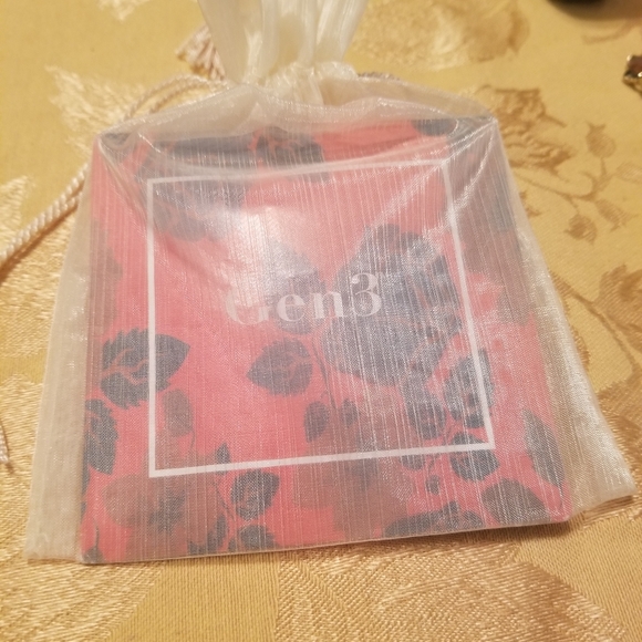 Gen3 Stella Pink Bar Necklace NIB - Picture 5 of 5